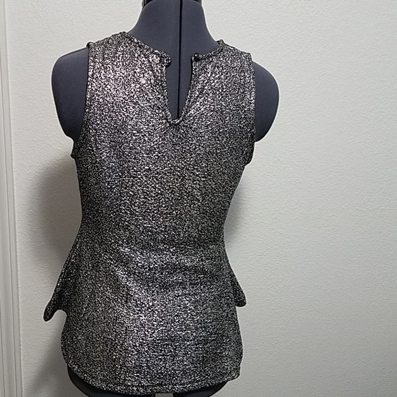 Top - Picture 2 of 4